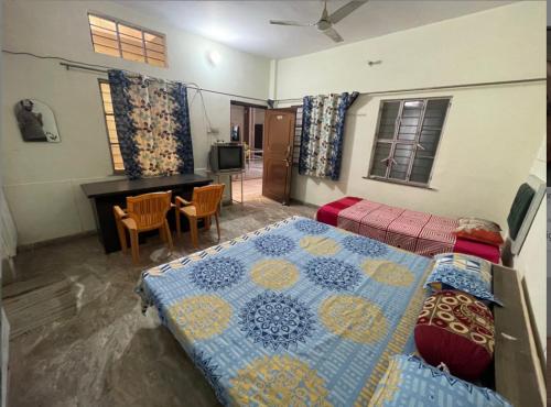 GARG COMPLEX GUESTHOUSE