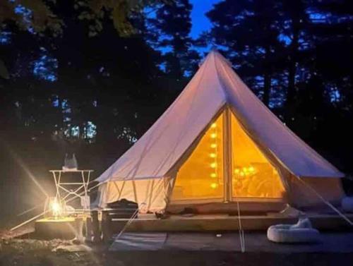 Nature Bell-tent with lakeside view in Agunnaryd