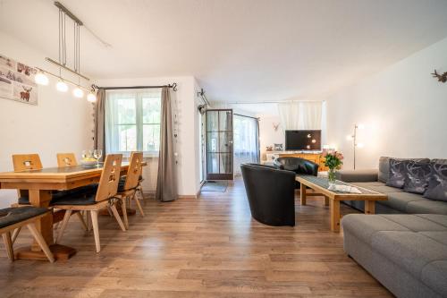  2202 Stilvolle 3,5 Zimmer Wohnung im Alpinen Stil eingerichtet in Vulpera
