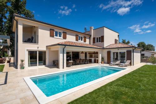 Villa with Private Pool