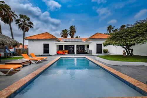Spacious Villa with Pool, Huge Yard