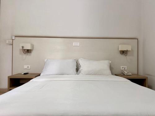 1 double bed, 2 sofa beds