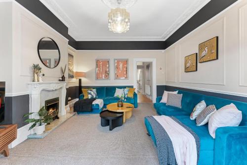 Boutique Flat - Parking - Sleeps 9