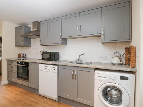 Roan Cottage - image 10