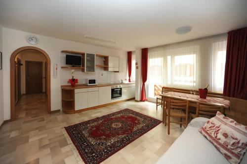  Appartamento Dolomiti, Pension in Predazzo