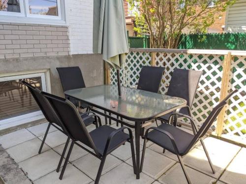 2 bedrooms apartment with private parking 5 minutes from Montreal