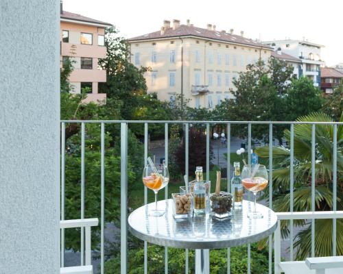 Triple Room with Garden View image 4