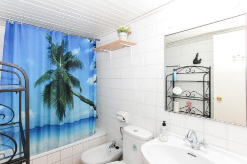 Three-Bedroom Apartment image 5