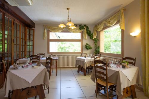 Logis Hotel Restaurant du Pont - image 13