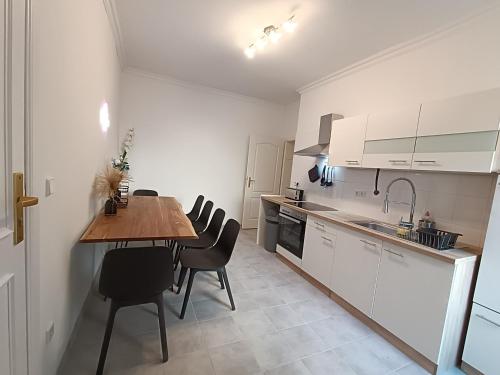 central 2 Bedroom Apartment in Kreuzberg, Berlino (foto 10)
