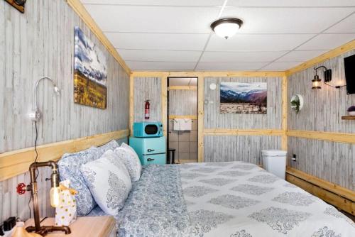 8 Private room in heart of Leadville dog friendly in Leadville, USA