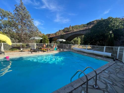 Logis Hotel Restaurant du Pont - image 10