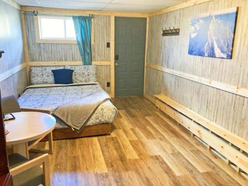 3 Private Room in Motel Dog Friendly Leadville in Leadville, USA