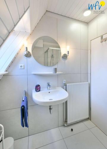Apartment with Sea View image 7