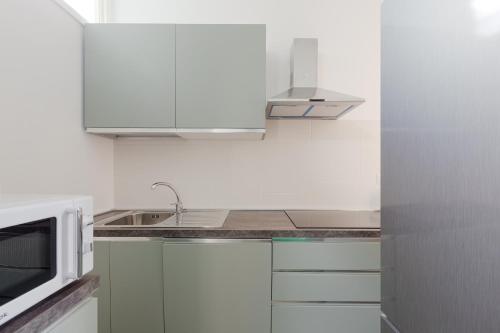 Cagnola Cozy Apartament with Balcony