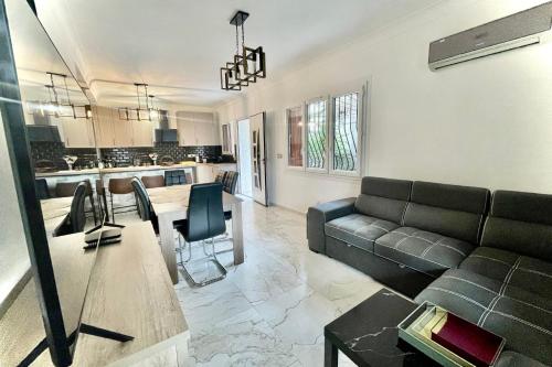Modern 3 rooms on the ground floor, Marsylia
