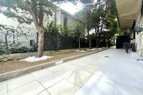 Modern 3 rooms on the ground floor, Marseille (fotografie 9)
