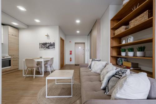 Studio with Sofa Bed and a River View image 3