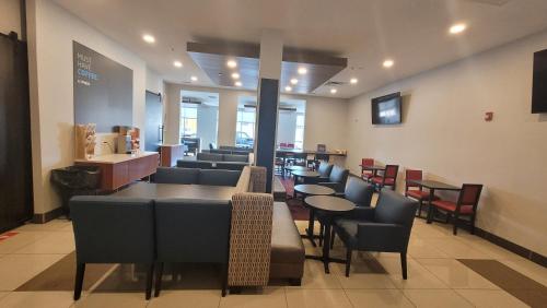 Holiday Inn Express Hotel & Suites-Edmonton South, an IHG Hotel