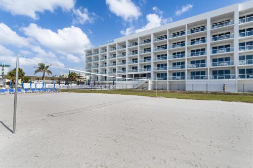 499505196 Ocean Club Treasure Island Hotel
