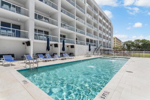 499505222 Ocean Club Treasure Island Hotel