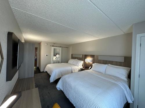 Holiday Inn Express & Suites Eden Prairie - Minneapolis, an IHG Hotel