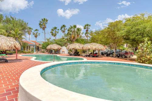 花园, Caribbean Court, Harbor View Apartment in 克拉伦代克