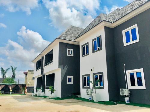 3 bedroom apartment furnished Mjhomes