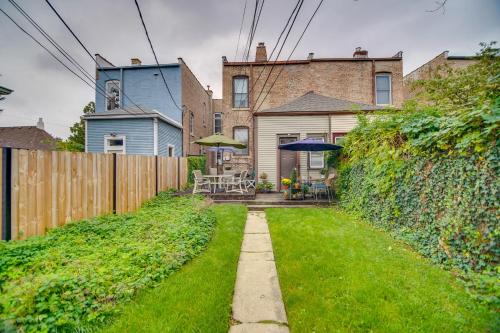 Historic Townhome in Oak Park with Backyard!