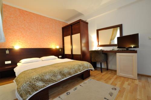 Vila Đurić - Ex Hotel Đurić, Petrovac na Moru (foto 9)