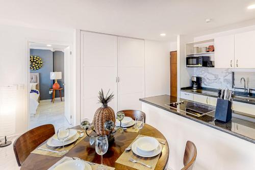 Taylor 203 @ Morgan Residences in Libertad