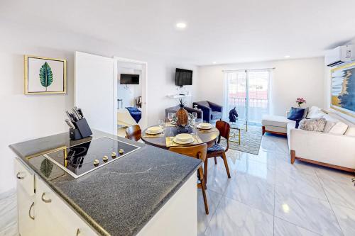 Taylor 203 @ Morgan Residences in Libertad