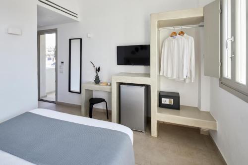 Junior Suite with outdoor heated Hot Hydromassage Tub image 9