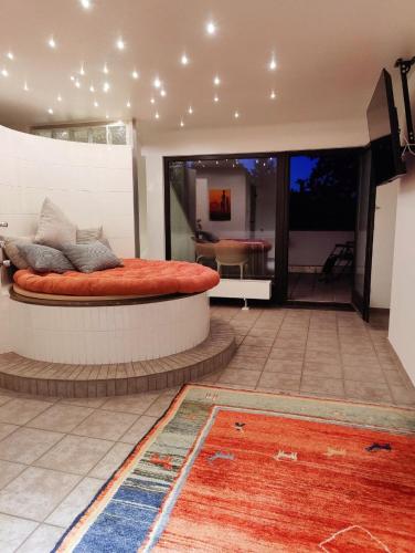Spacious & comfortable guestrooms w private bathrooms near Koelnmesse & Lanxess Arena, free parking, highspeed WiFi, Kolonia (zdjęcie 9)