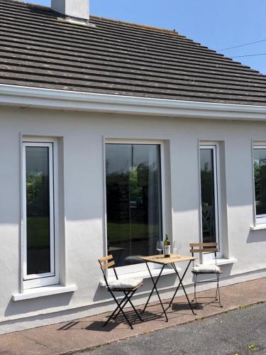 Harbour View Cottage, Rochespoint, Cork Harbour in 米爾敦