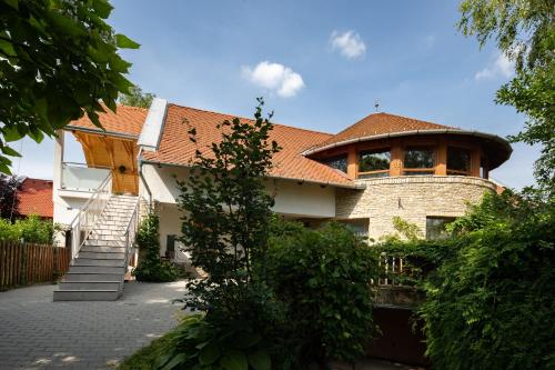 KupolaVilla-Apartment-Event house by the Danube river-Buda