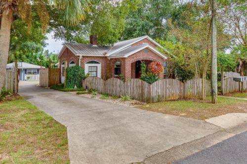 The Dragonfly House - Walk to Downtown Pensacola in Westpointe Heritage