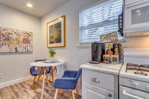 The Dragonfly House - Walk to Downtown Pensacola in Westpointe Heritage