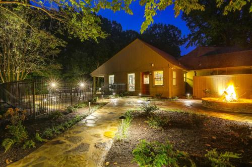 Spacious Southaven Home on 8 Acres with Private Pool - image 2