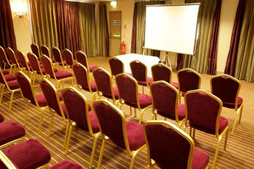 Waterfoot Hotel - image 8
