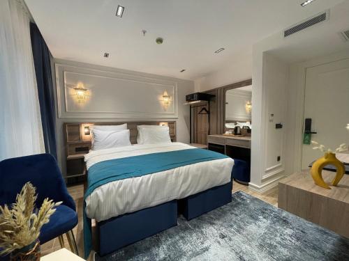 1 queen bed