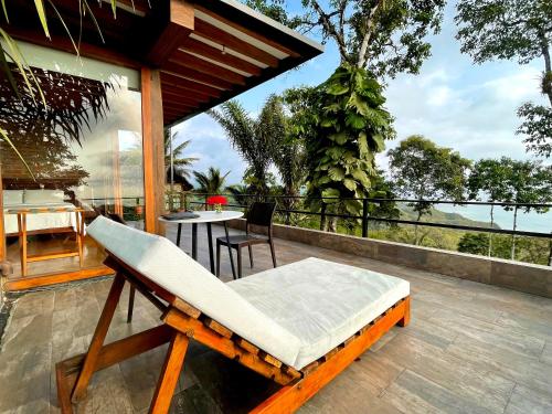 ระเบียง/ชานเรือน, Cerro Lobo in โอลอง