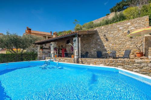 Rustic villa Pietro with panoramic view in Motovun - Accommodation