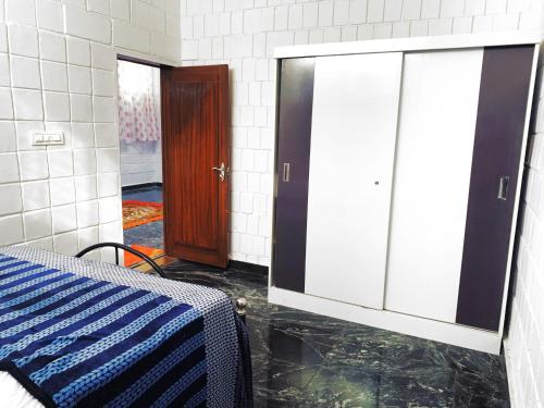 Three-Bedroom House image 10