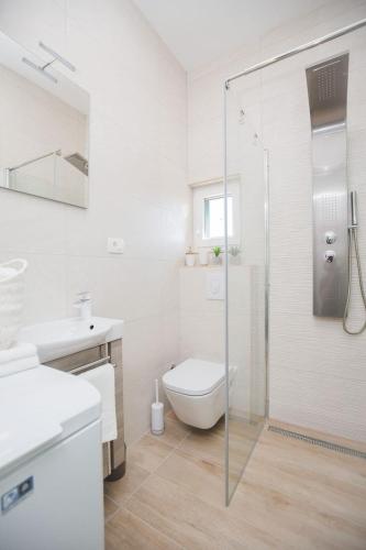 One-Bedroom apartment Standard image 7
