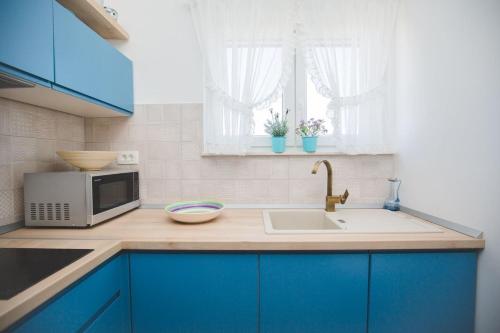 One-Bedroom Apartment image 5