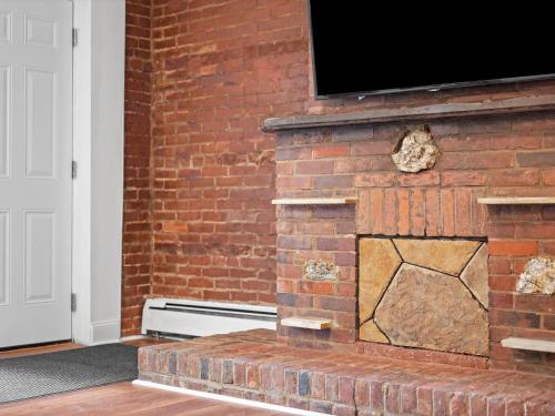 Shadyside, Pittsburgh, Modern and Accessible 2 Bedroom Unit2 with Free Parking in Pittsburgh, USA