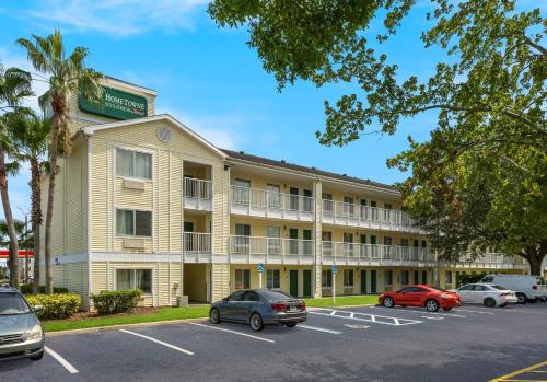 HomeTowne Studios by Red Roof Orlando - UCF Area HomeTowne Studios by Red Roof Orlando - UCF Area