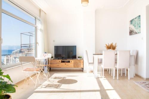 B&B Kusadasi - Panoramic Sea View Flat 2 min to Beach - Bed and Breakfast Kusadasi