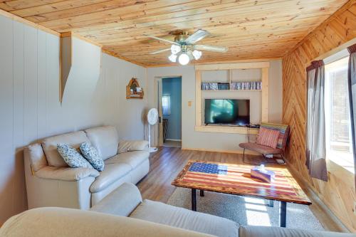 Lead Hideaway with Fireplace, Grill and Deck!, Lead (photo 4)